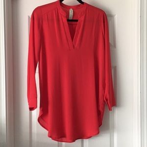 Long sleeve tunic v-neck blouse